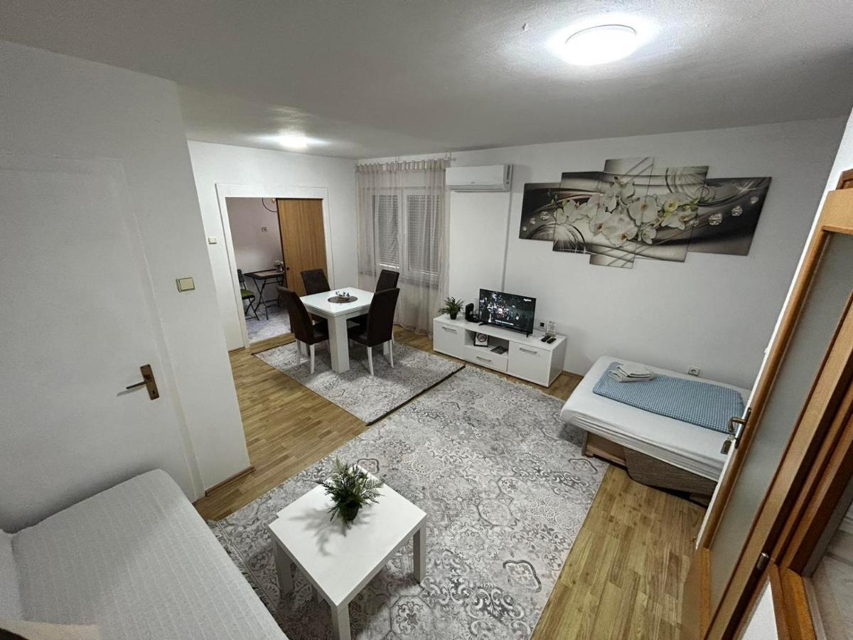 Apartman Reyan ヤイツェ エクステリア 写真