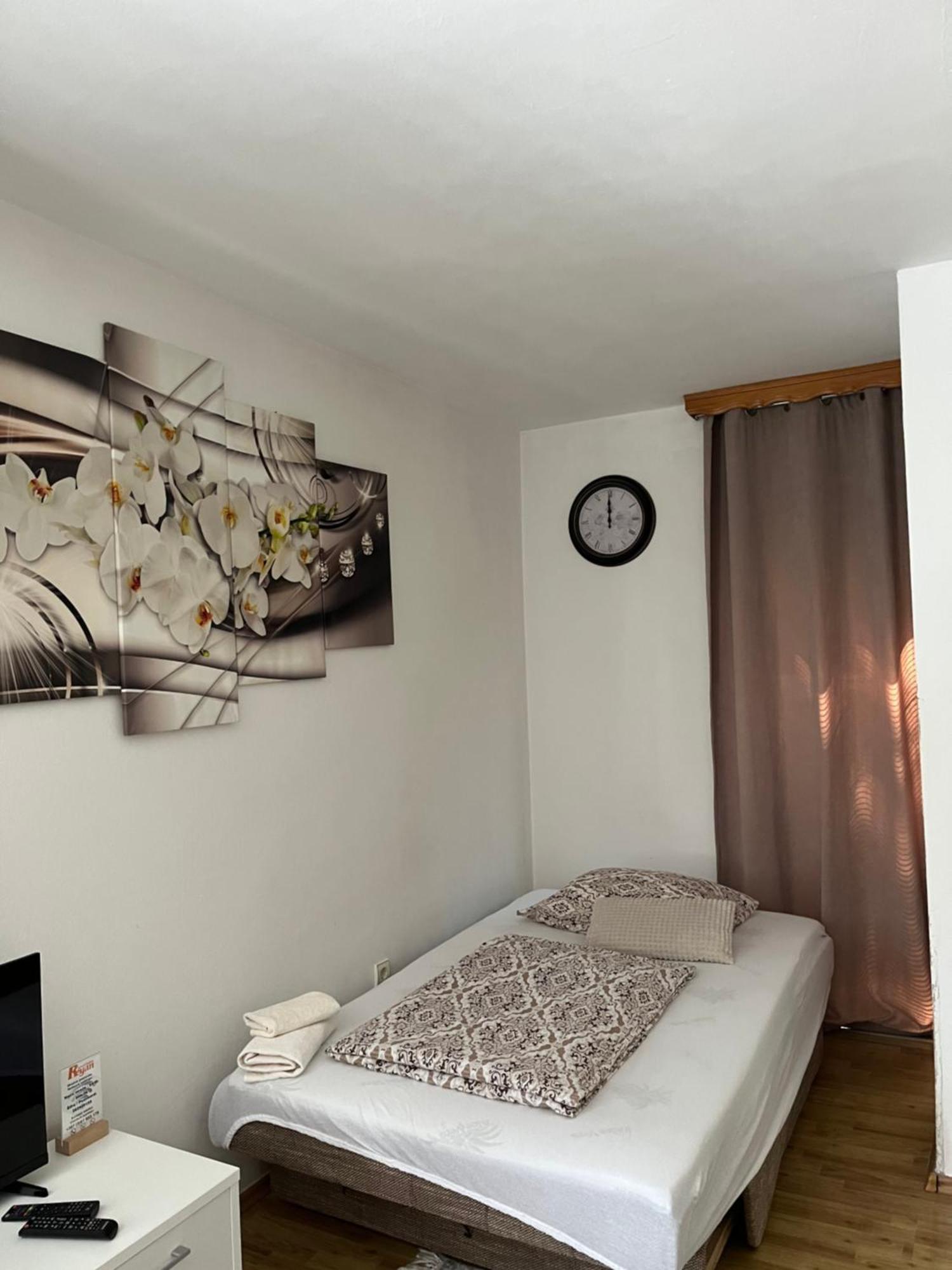 Apartman Reyan ヤイツェ エクステリア 写真