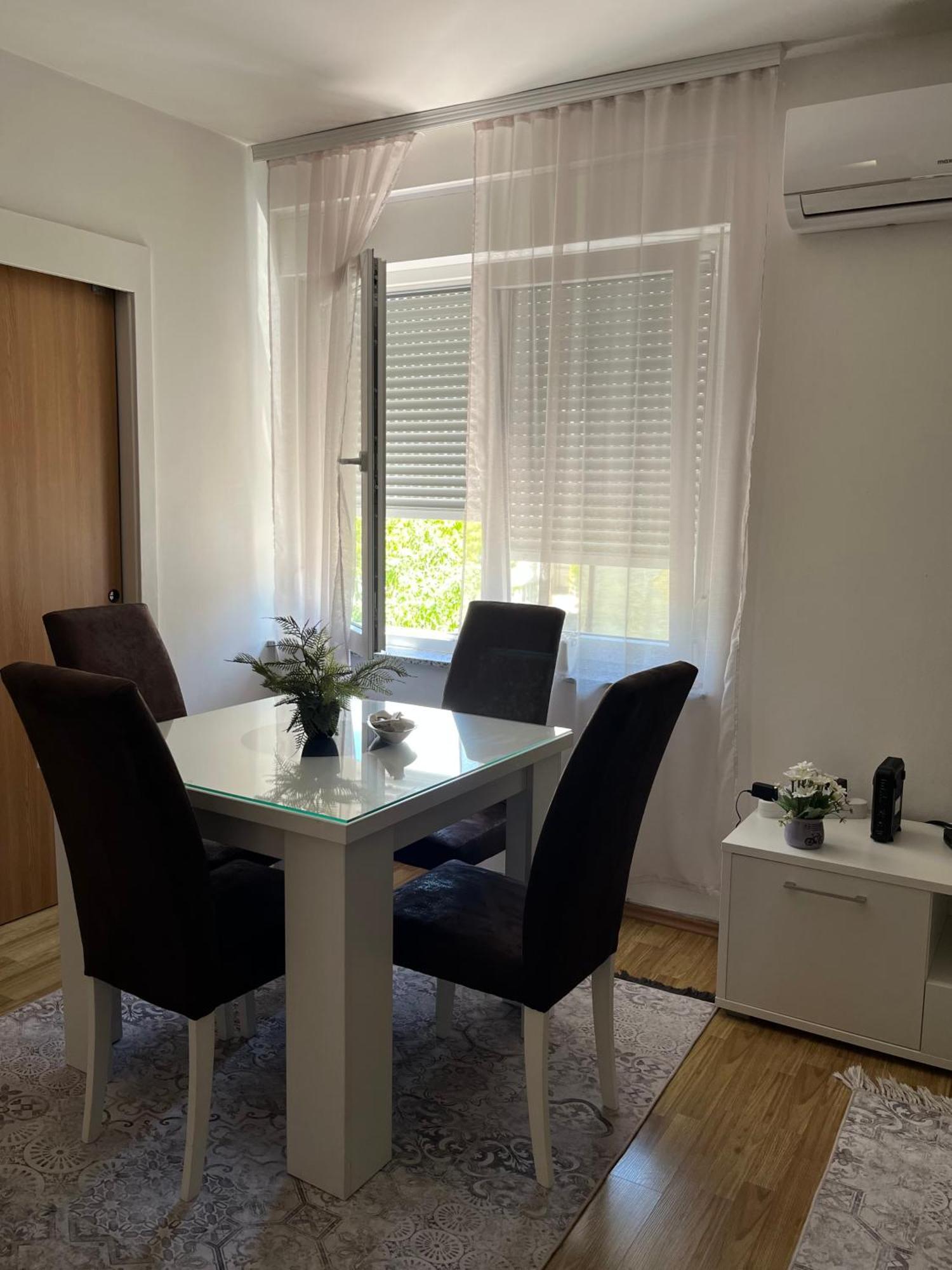 Apartman Reyan ヤイツェ エクステリア 写真